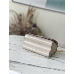 𝐋𝐎𝐔𝐈𝐒 𝐕𝐔𝐈𝐓𝐓𝐎𝐍  M21133