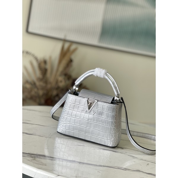 𝐋𝐎𝐔𝐈𝐒 𝐕𝐔𝐈𝐓𝐓𝐎𝐍   N94227