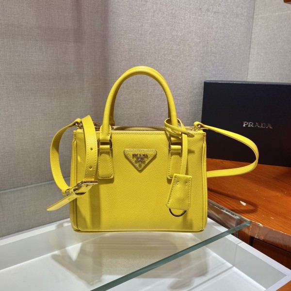 𝐏𝐑𝐀𝐃𝐀 Galleria Handbags 1BA906