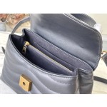 𝐋𝐎𝐔𝐈𝐒 𝐕𝐔𝐈𝐓𝐓𝐎𝐍   M21720