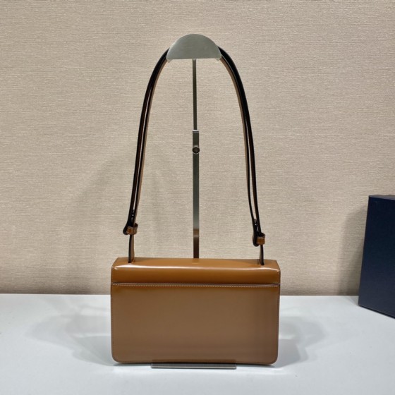 𝐏𝐑𝐀𝐃𝐀 New crossbody 1BD321