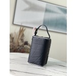 𝐋𝐎𝐔𝐈𝐒 𝐕𝐔𝐈𝐓𝐓𝐎𝐍    M81849