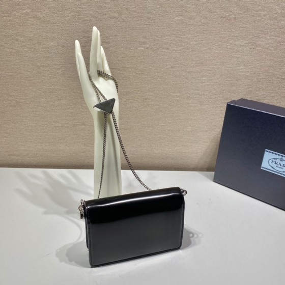 𝐏𝐑𝐀𝐃𝐀 Large triangular flap 1BH189