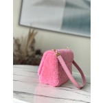 𝐋𝐎𝐔𝐈𝐒 𝐕𝐔𝐈𝐓𝐓𝐎𝐍    M21040