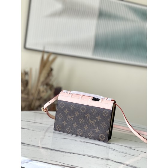 𝐋𝐎𝐔𝐈𝐒 𝐕𝐔𝐈𝐓𝐓𝐎𝐍   M81831