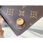 𝐋𝐎𝐔𝐈𝐒 𝐕𝐔𝐈𝐓𝐓𝐎𝐍   M81831