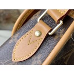 𝐋𝐎𝐔𝐈𝐒 𝐕𝐔𝐈𝐓𝐓𝐎𝐍    M42247