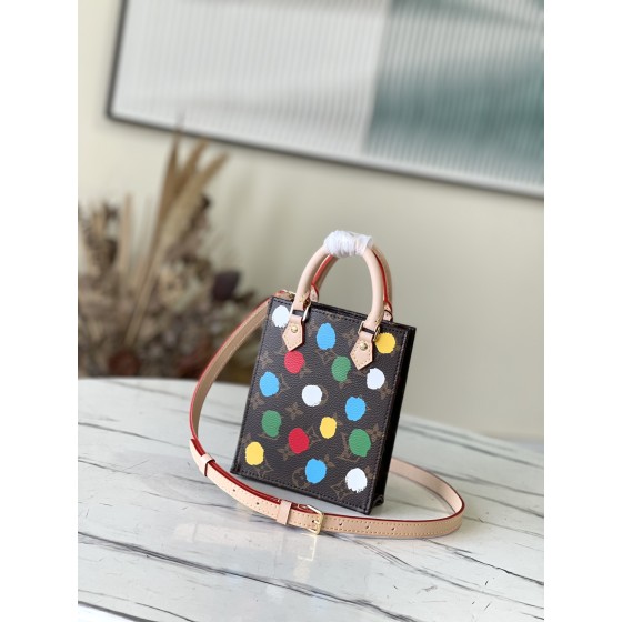 𝐋𝐎𝐔𝐈𝐒 𝐕𝐔𝐈𝐓𝐓𝐎𝐍   M81867