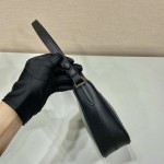 𝐏𝐑𝐀𝐃𝐀 1BC204B Hand Carry Underarm Bag