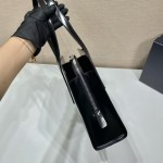 𝐏𝐑𝐀𝐃𝐀 New shopping bag 1BA350