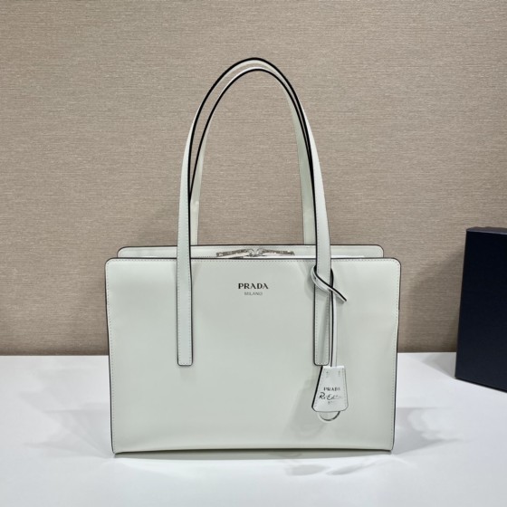 𝐏𝐑𝐀𝐃𝐀 New shopping bag 1BA350