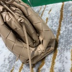Bottega Veneta  THE MINI POUCH  #585852