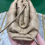 Bottega Veneta  THE MINI POUCH  #585852