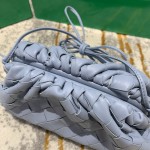 Bottega Veneta  THE MINI POUCH  #585852