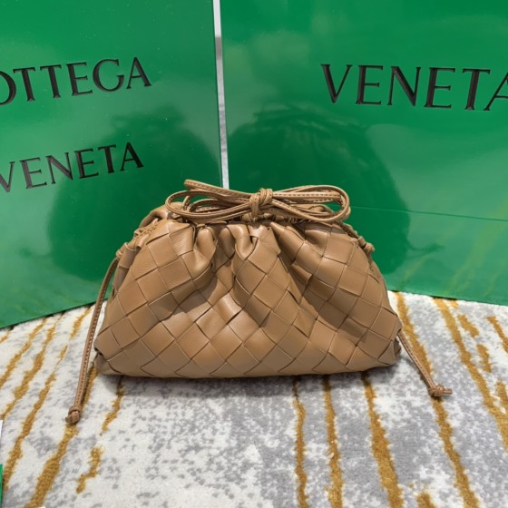 Bottega Veneta  THE MINI POUCH  #585852