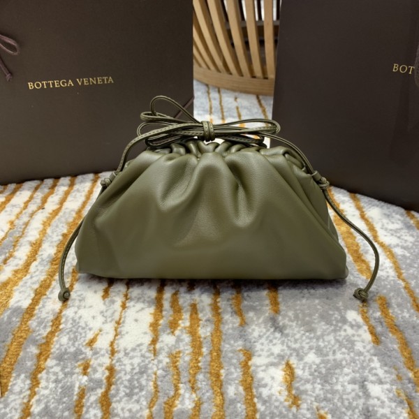 Bottega Veneta  THE MINI POUCH  #585852