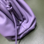 Bottega Veneta  THE MINI POUCH  #585852