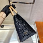 𝐏𝐑𝐀𝐃𝐀 Skeleton tote bag 1BG405