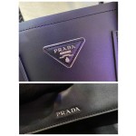 𝐏𝐑𝐀𝐃𝐀 Knitted handbag 1BG775