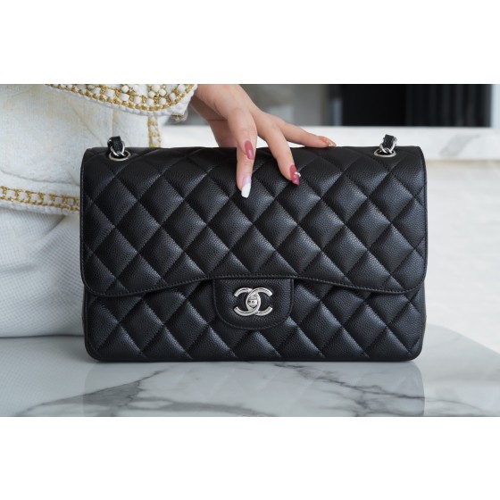 𝐂𝐇𝐀𝐍𝐄𝐋 Classic Flap France 🇫🇷 𝐇𝐇 𝐚𝐚𝐬 Original Caviar 🐂 Genuine Leather Caviar Large Black Silver 🖤