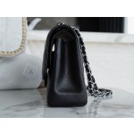 𝐂𝐇𝐀𝐍𝐄𝐋 Classic Flap France 🇫🇷 𝐇𝐇 𝐚𝐚𝐬 Original Caviar 🐂 Genuine Leather Caviar Large Black Silver 🖤