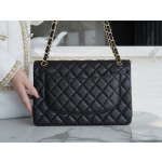 𝐂𝐇𝐀𝐍𝐄𝐋 Classic Flap France 🇫🇷 𝐇𝐚𝐚𝐬 Original Caviar🐂 Genuine Leather Caviar Large Black Gold🖤