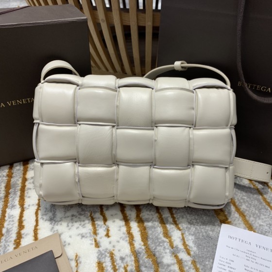 Bottega Veneta  PADDED  CASSETTE #591970