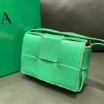 Bottega Veneta  MINI CASSETTE #666688