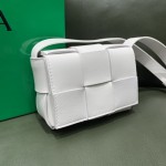 Bottega Veneta  MINI CASSETTE #666688