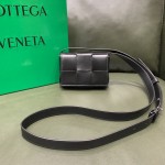 Bottega Veneta  MINI CASSETTE #666688