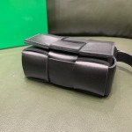 Bottega Veneta  MINI CASSETTE #666688