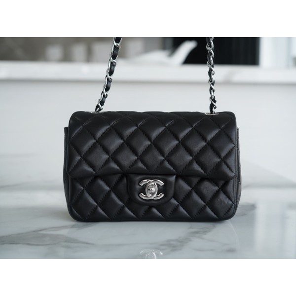 𝐂𝐇𝐀𝐍𝐄𝐋 Classic Flap Italy 🇮🇹 The 𝗚𝗥" Original Lambskin 🐑 Genuine Leather Large - Black Sheep Gold 🖤