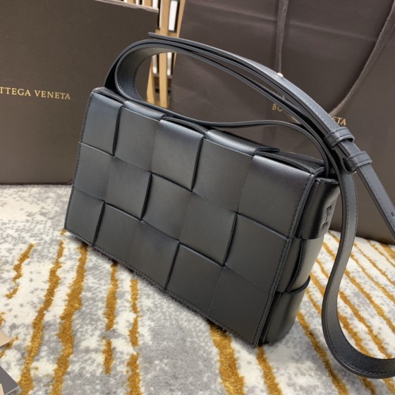 Bottega Veneta  𝘾𝘼𝙎𝙎𝙀𝙏𝙏𝙀 #578004