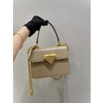 𝐏𝐑𝐀𝐃𝐀 Autumn/Winter 1BD021