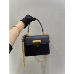 𝐏𝐑𝐀𝐃𝐀 Autumn/Winter 1BD021