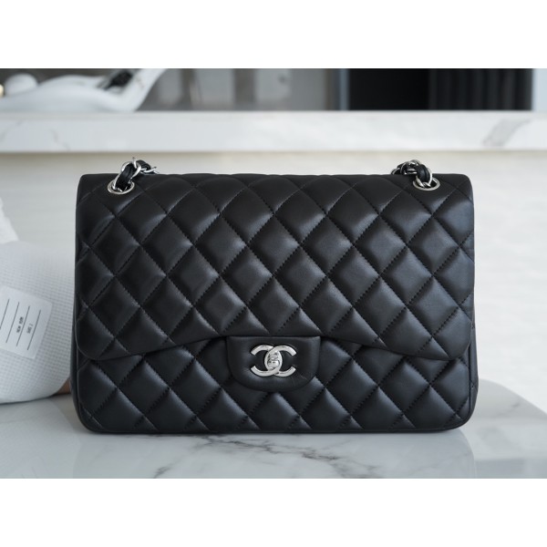 𝐂𝐇𝐀𝐍𝐄𝐋 Classic Flap Italy 🇮🇹 The 𝗚𝗥" Original Lambskin 🐑 Genuine Leather Large - Black Sheep Silver 🖤