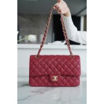 𝐂𝐇𝐀𝐍𝐄𝐋 Classic Flap washed cowhide is made from the most delicate newborn calves Washed fetal cow Medium Bordeaux burgundy