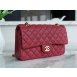 𝐂𝐇𝐀𝐍𝐄𝐋 Classic Flap washed cowhide is made from the most delicate newborn calves Washed fetal cow Medium Bordeaux burgundy