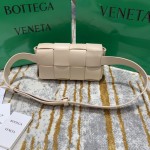 Bottega Veneta  𝗧𝗛𝗘 𝗕𝗘𝗟𝗧 𝗖𝗔𝗦𝗦𝗘𝗧𝗧𝗘 # 639367