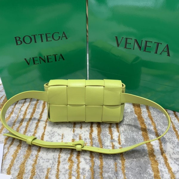 Bottega Veneta  𝗧𝗛𝗘 𝗕𝗘𝗟𝗧 𝗖𝗔𝗦𝗦𝗘𝗧𝗧𝗘 # 639367