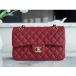 𝐂𝐇𝐀𝐍𝐄𝐋 Classic Flap washed cowhide is made from the most delicate newborn calves washed fetal cow small Bordeaux wine red