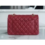 𝐂𝐇𝐀𝐍𝐄𝐋 Classic Flap washed cowhide is made from the most delicate newborn calves washed fetal cow small Bordeaux wine red