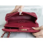 𝐂𝐇𝐀𝐍𝐄𝐋 Classic Flap washed cowhide is made from the most delicate newborn calves washed fetal cow small Bordeaux wine red