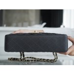 𝐂𝐇𝐀𝐍𝐄𝐋 Classic Flap washed cowhide is made from the most delicate newborn calves Washed fetal cow Medium 🤎 Coffee