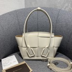 Bottega Veneta  ARCO  #600606