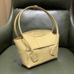 Bottega Veneta  𝙏𝙝𝙚 𝘼𝙧𝙘𝙤 𝟯𝟯 #575943