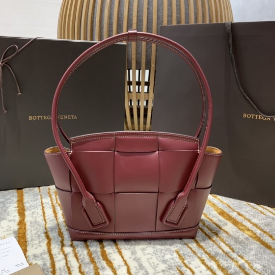 Bottega Veneta  𝙏𝙝𝙚 𝘼𝙧𝙘𝙤 𝟯𝟯 #575943