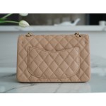 𝐂𝐇𝐀𝐍𝐄𝐋 Classic Flap washed cowhide is made from the most delicate calves just born Washed fetal cow small Khaki 🍂