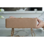 𝐂𝐇𝐀𝐍𝐄𝐋 Classic Flap washed cowhide is made from the most delicate calves just born Washed fetal cow small Khaki 🍂