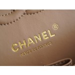 𝐂𝐇𝐀𝐍𝐄𝐋 Classic Flap washed cowhide is made from the most delicate calves just born Washed fetal cow small Khaki 🍂